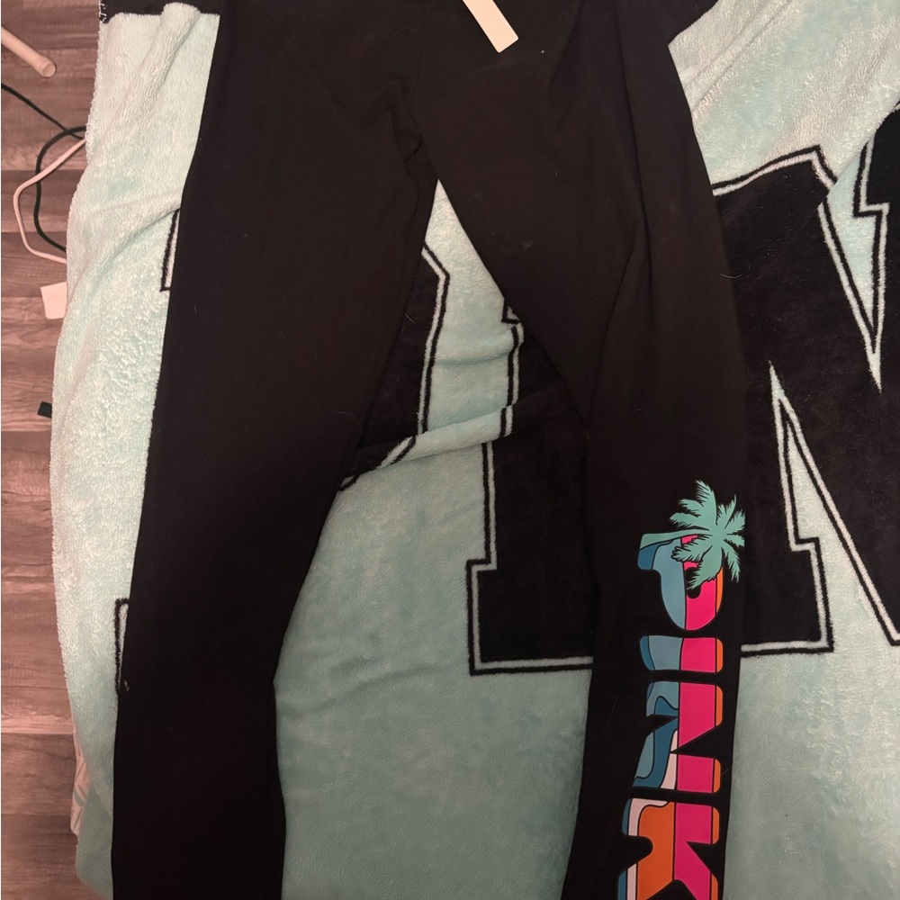 NWT VS PINK TROPICAL LEGGINGS